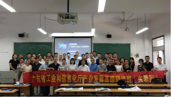 2020中美经济总量对比走势图_中美gdp总量对比2020(2)
