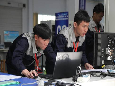 说明:C:\Users\zxy\Desktop\竞赛过程图片-智能微电网系统安装与调试-王海波、高祖宇.jpg